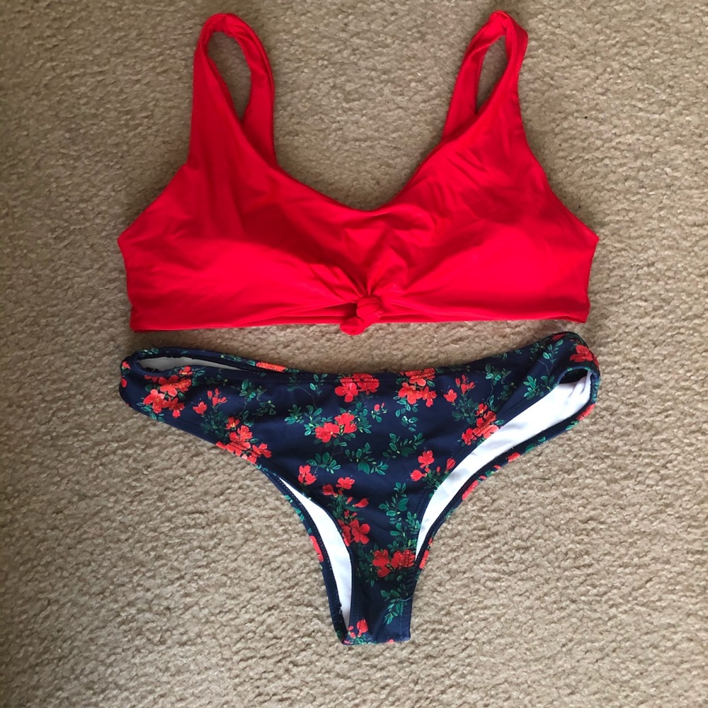 • red bikini •